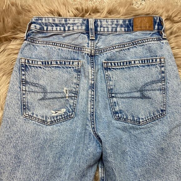 American Eagle Mom Ripped Strait Leg Jean distressed Cotton Light-wash High-rise - Picture 12 of 13
